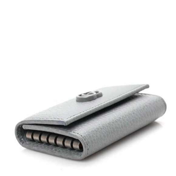 NEW GUCCI Pebbled Calfskin Enamel Monochrome GG Marmont 6 Key Holder Deep Grey - Picture 3 of 10